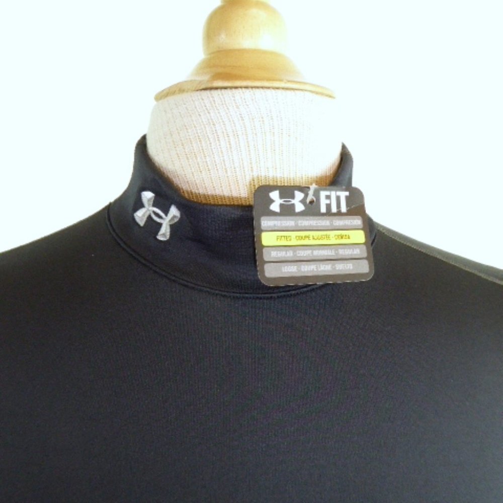 new UNDER ARMOUR BLACK LONG SLEEVE Base layer M